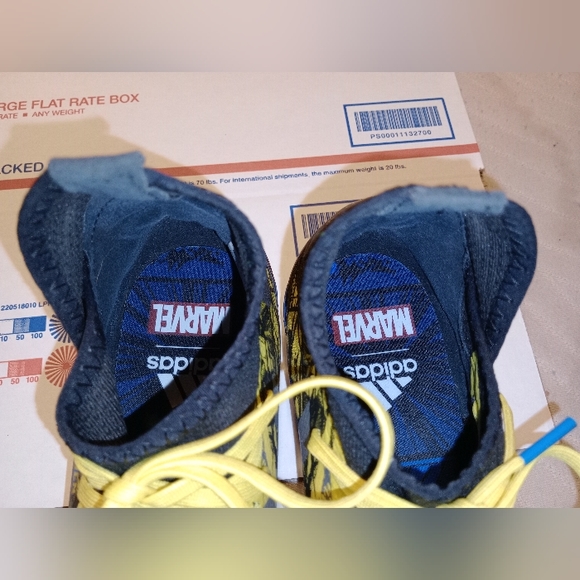 ADIDAS PREDATOR MARVEL WOLVERINE CLEATS - Picture 5 of 13